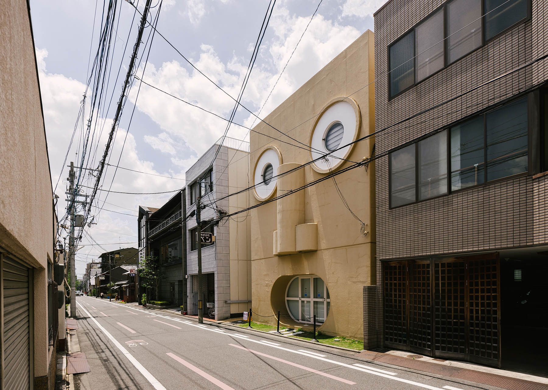 face house in kyoto, japan by kazumasa yamashita © finbarr fallon 01 face house in kyoto, japan by kazumasa yamashita © finbarr fallon 01